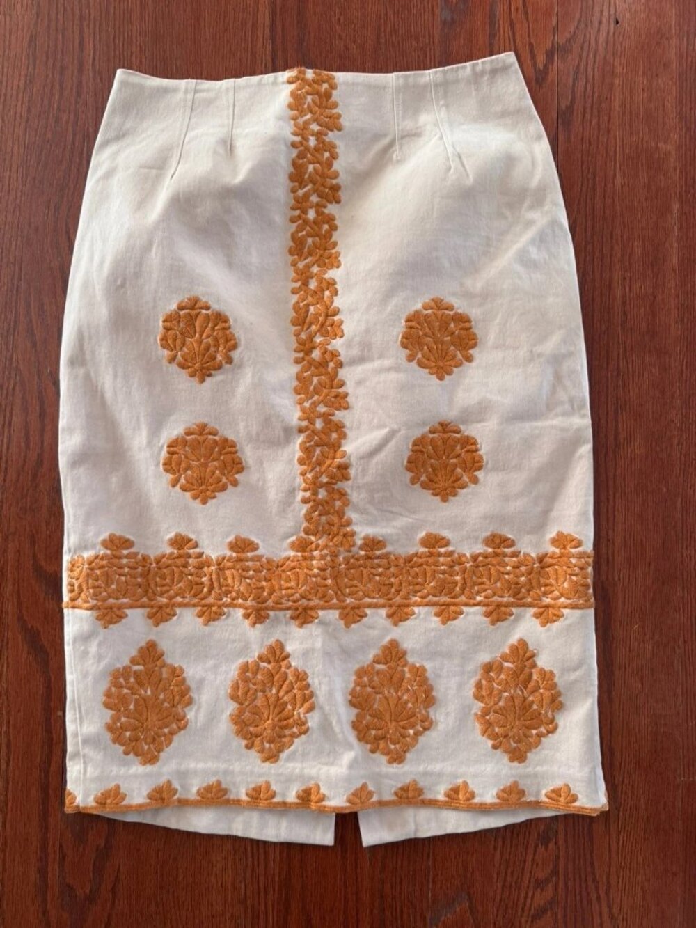 ANTHROPOLOGIE Embroidered Beige Verona Pencil Skirt 10
